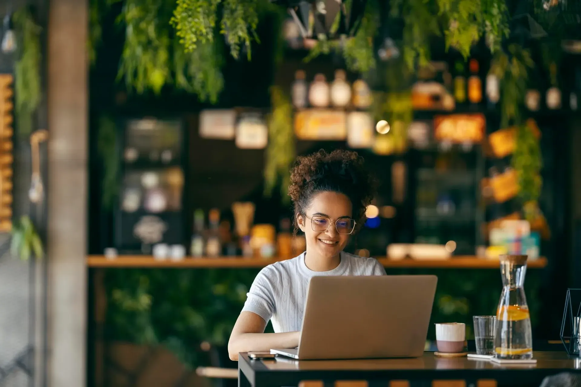 Freelance czy etat w 2026 – co się bardziej opłaca