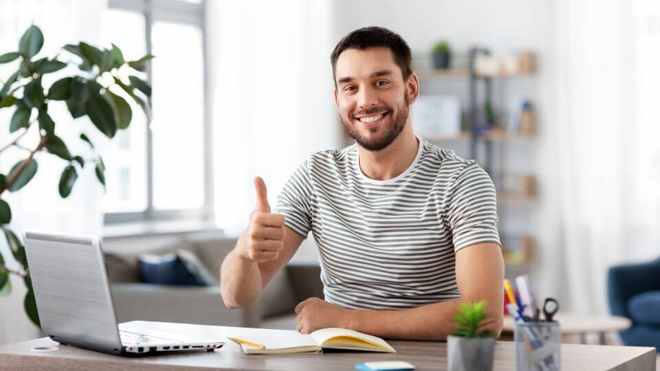 Jak freelancer może mieć stabilny dochód bez szukania zleceń